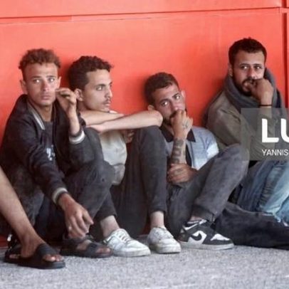 Grécia resgata 26 sobreviventes de bote em que morreram 22 migrantes