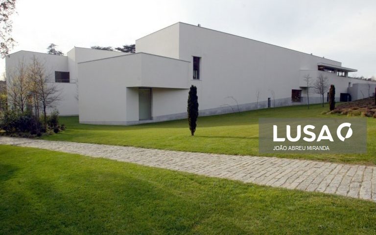 Serralves coloca músico Stephen O’Malley em foco com série de concertos e estreia mundial