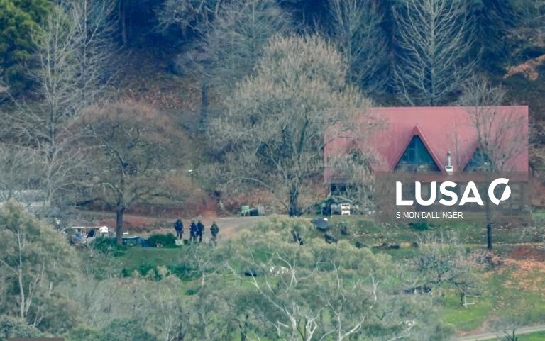 Suspeito da morte de dois polícias abatido na Austrália após meses em fuga