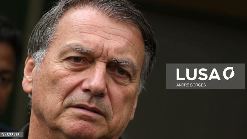 Ex-Presidente Jair Bolsonaro permanece internado sem previsão de alta