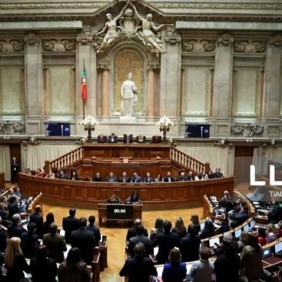 Parlamento chumba regras para empresas comunicarem contratações