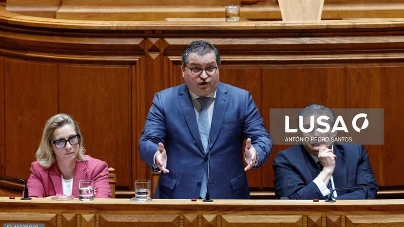 PS quer ouvir Miranda Sarmento no parlamento sobre projeção da evolução da dívida