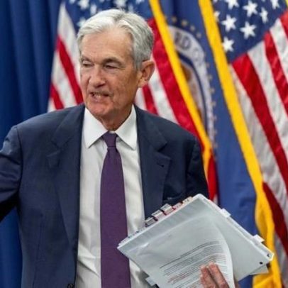 Powell adia saída da Fed até concluir investigação movida por Trump