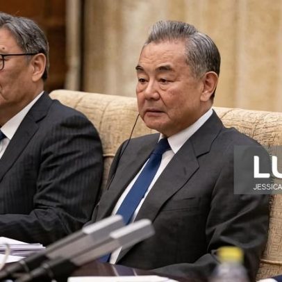 MNE chinês exige ao homólogo israelita o fim imediato dos ataques