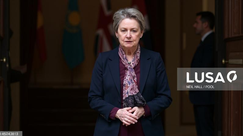 Governo britânico convocou embaixador do Irão para protestar contra espiões