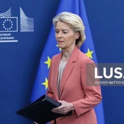 Von der Leyen pede transição credível após morte de Ali Khamenei