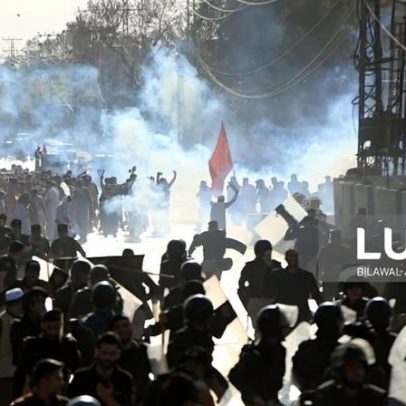 Paquistão decreta recolher obrigatório após protestos pela morte de ayatolá