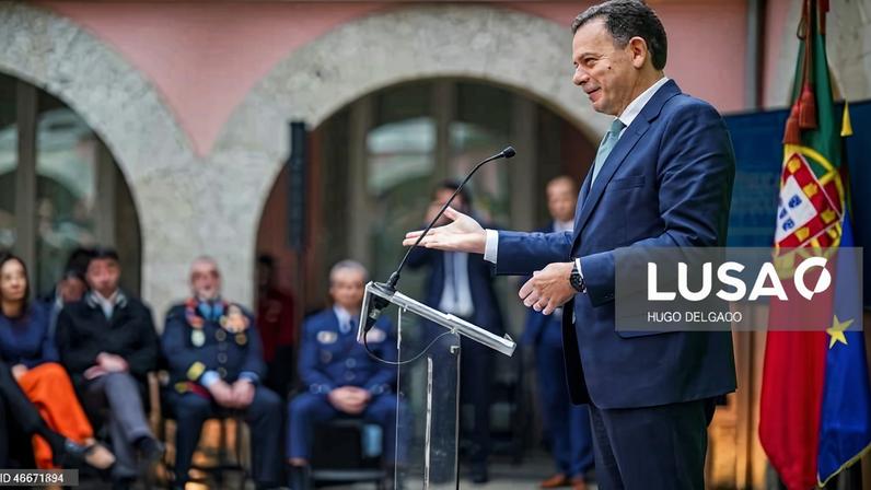 Irão: Montenegro espera que diálogo seja retomado e manifesta preocupação com portugueses