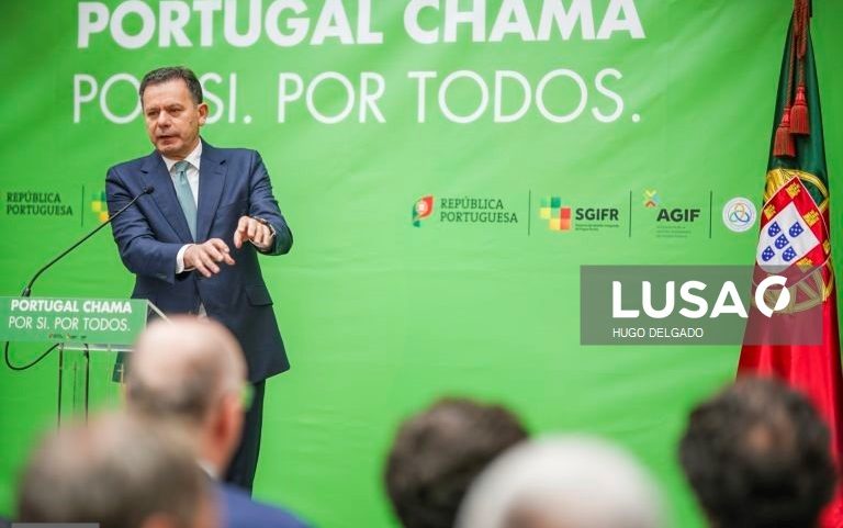 Primeiro-ministro avisa que com mais meios de combate a incêndios os resultados têm de ser melhores