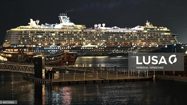 35.000 tripulantes e passageiros de navios bloqueados no estreito de Ormuz