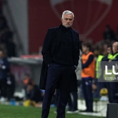 Mourinho faz três alterações no Benfica; Farioli inicia nova revolução no Porto
