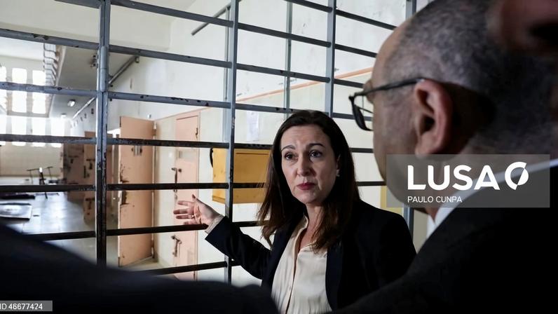 Ministra da Justiça admite que bairro da prisão-escola de Leiria possa acolher desalojados