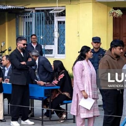Urnas abrem no Nepal na primeira eleição após jovens derrubarem governo