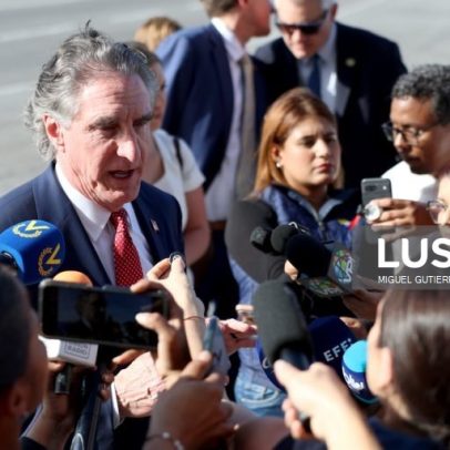 EUA preparam licenças para investimentos mineiros na Venezuela, diz Burgum