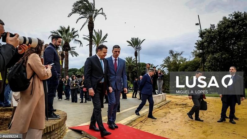 Cimeira ibérica arranca com homenagens a vítimas de temporais e acidente ferroviário