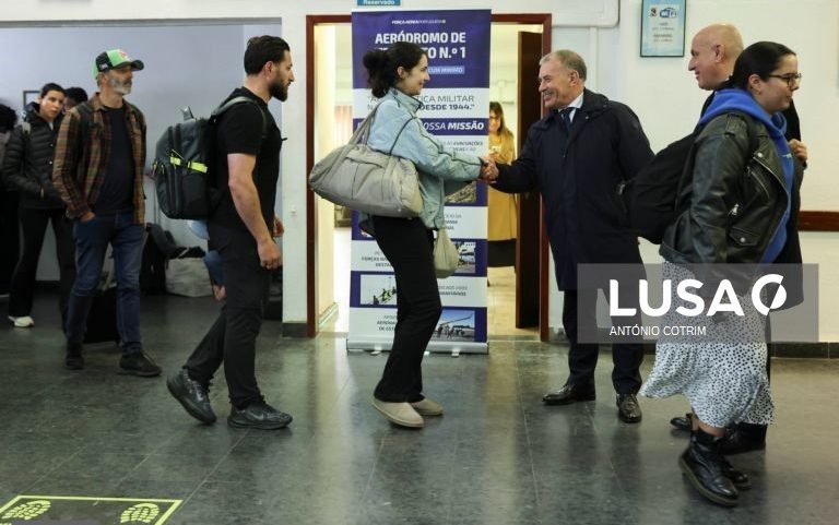 Cerca de 700 cidadãos portugueses já regressaram do Médio Oriente - secretário de Estado