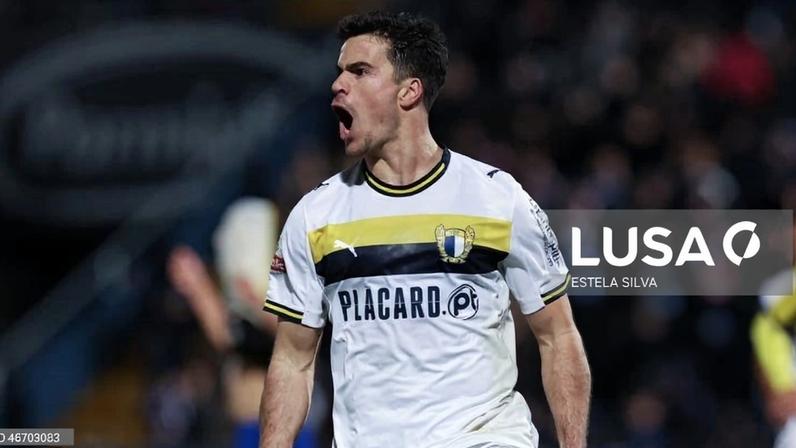 Golo de Rodrigo Pinheiro garante triunfo do Famalicão frente ao Arouca na I Liga