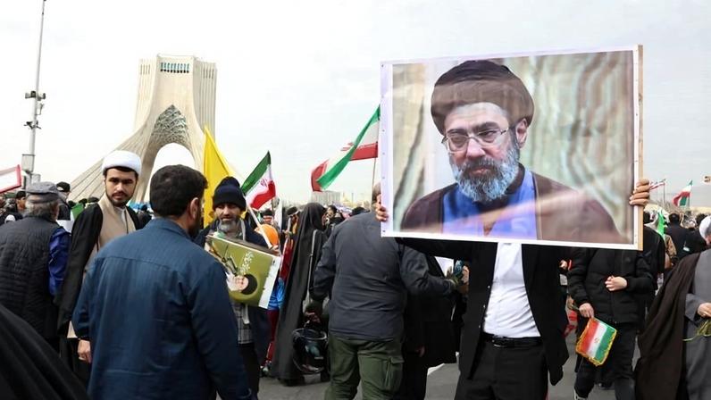 Novo líder supremo do Irão Mojtaba Khamenei está são e salvo apesar de ferido