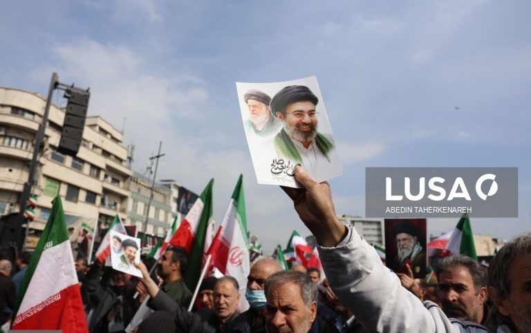 China, Rússia e França entram em contacto para discutir trégua - Irão