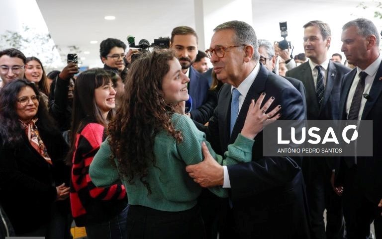 Seguro quer “coligação” com os jovens portugueses e promete recolher contributos