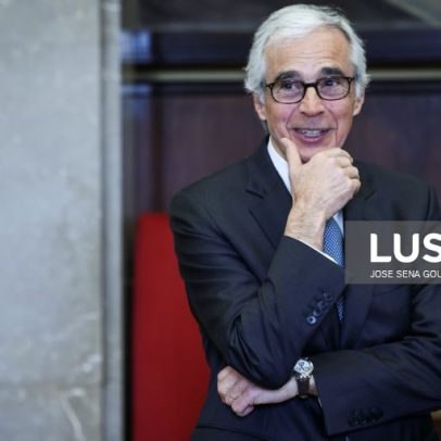 Aguiar-Branco apela à maturidade política para órgãos externos da AR