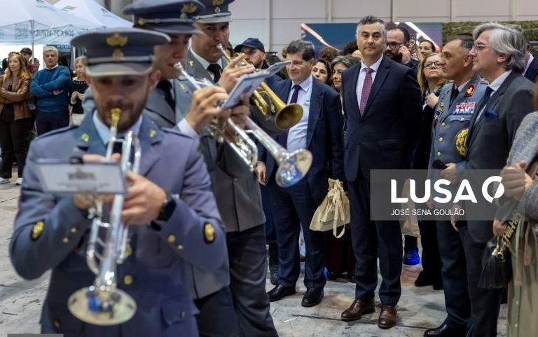 Ministro da Educação admite que nem todos os alunos sem professor têm aulas