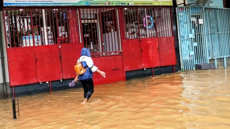 Novas cheias voltam a afetar centro de Maputo