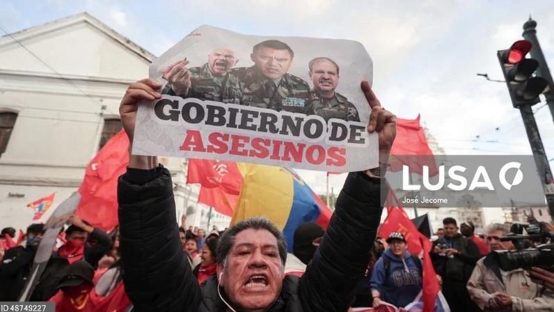 Centenas protestam no Equador contra flexibilização laboral