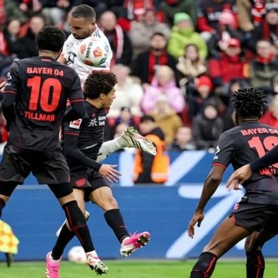 Bayern empata com Leverkusen após duas expulsões