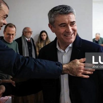 Líder do PS desloca-se hoje a Caracas