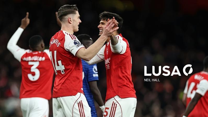 Arsenal vence nos últimos minutos em jogo histórico na Inglaterra