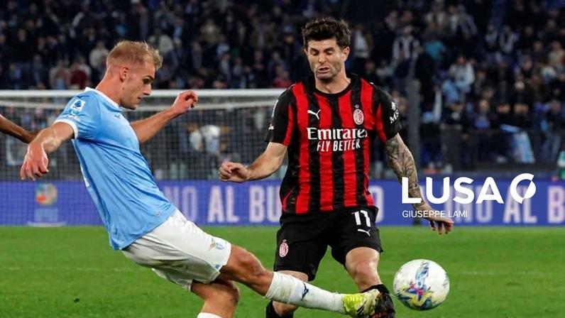 AC Milan perde, deixa Inter fugir e Rafael Leão entra em confronto com Allegri
