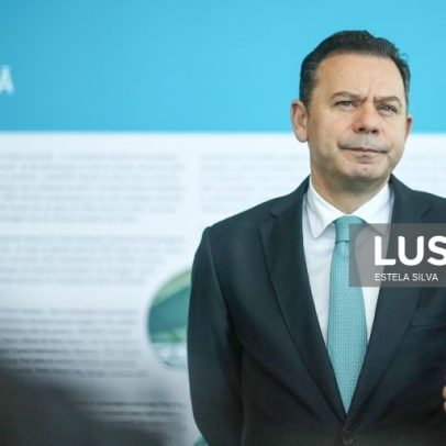 Montenegro nega esconder informação e revela 13 clientes da Spinumviva