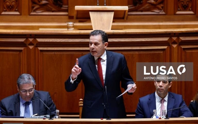 Lei laboral chega ao parlamento em breve; lei de retorno de imigrantes aprovada