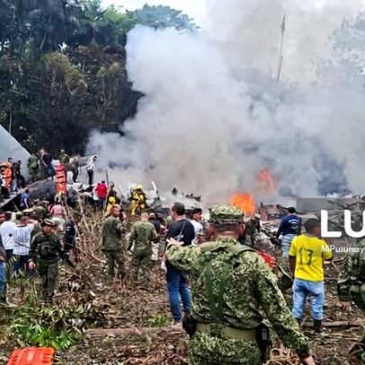 Oito mortos e mais de 70 feridos em queda de avião militar no sul da Colômbia