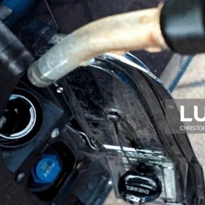 Preço da gasolina desce, gasóleo sobe acima de 2 euros