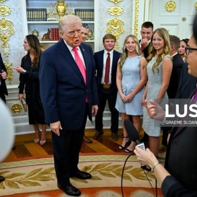 Trump diz haver negociações e cita 'presente muito grande' de Teerão