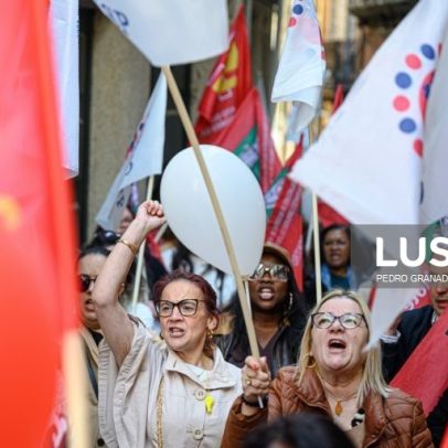 Trabalhadores das IPSS protestam no Porto para retomar negociações