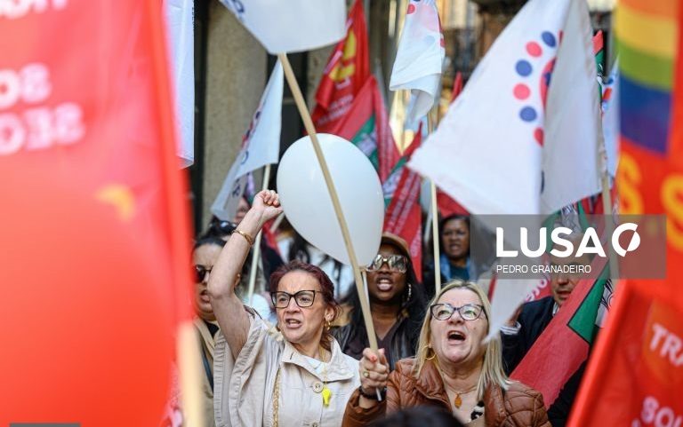 Trabalhadores das IPSS manifestaram-se no Porto para exigir retomar das negociações