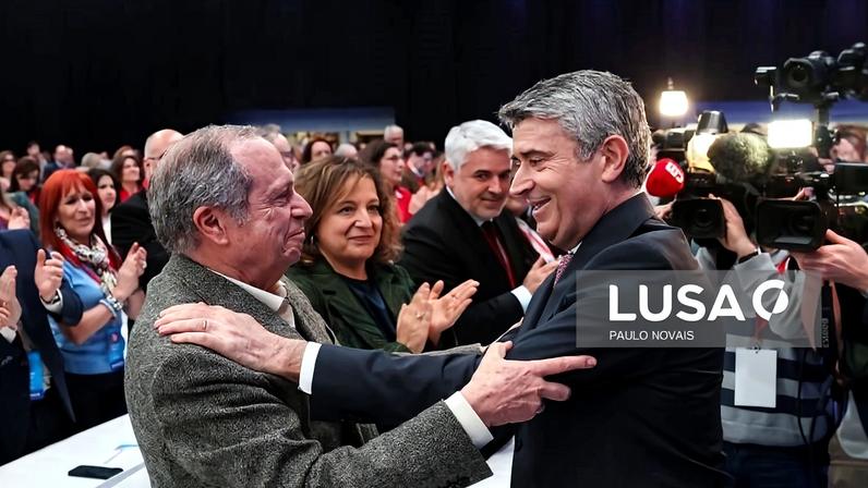 Carlos César reeleito presidente do partido com 89,9% dos votos