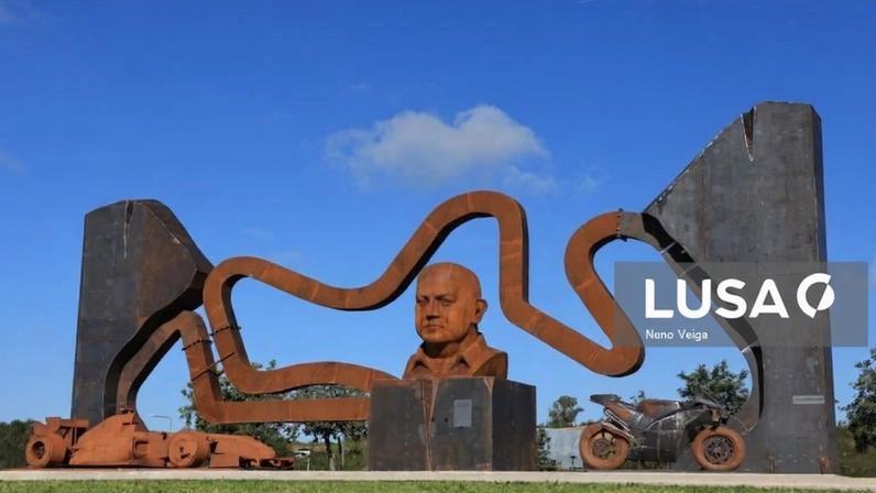 Escultura junto ao Autódromo Internacional do Algarve homenageia fundador