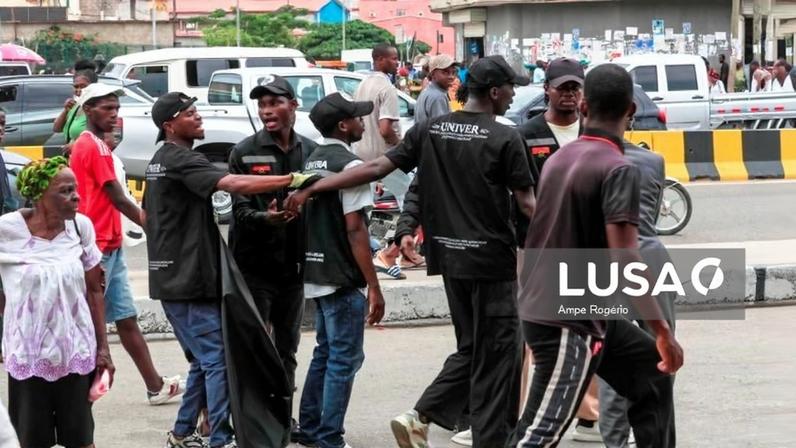 Polícia impede marcha pela libertação de ativistas em Luanda