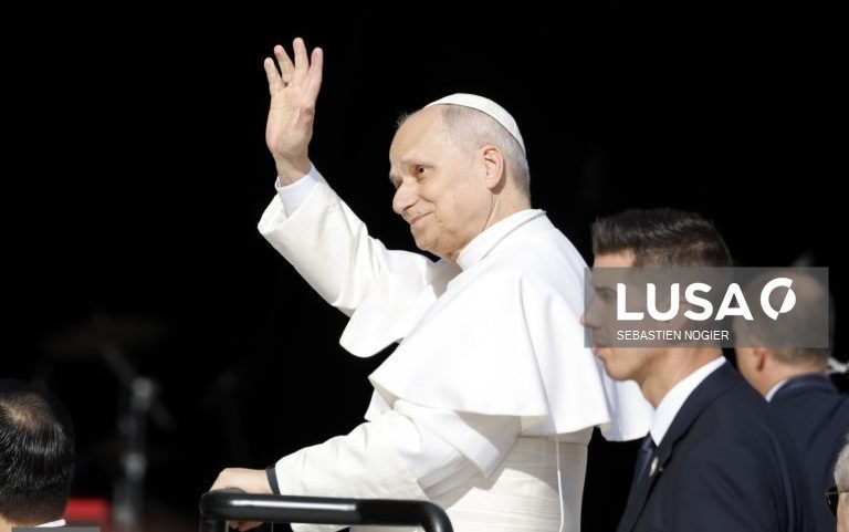 Papa Leão XIV termina visita ao Mónaco com alerta para os riscos da idolatria do dinheiro