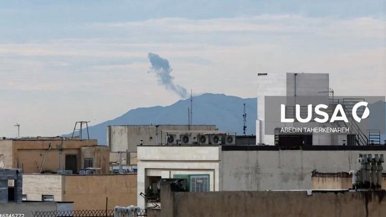 Ataque atinge central petroquímica no Irão sem fuga de substâncias perigosas