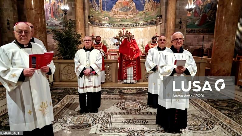 Patriarca Latino de Jerusalém apela para que se preserve direito à oração