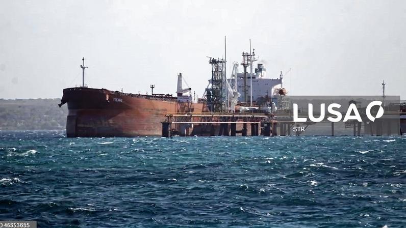 Petroleiro russo com 740 mil barris de crude atraca em Cuba