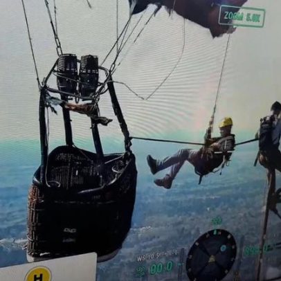 Duas pessoas resgatadas de balão de ar quente preso em torre nos EUA