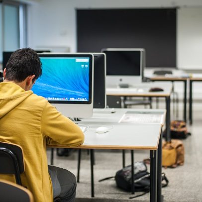 Jovens portugueses com baixa literacia financeira confiam demais no dinheiro