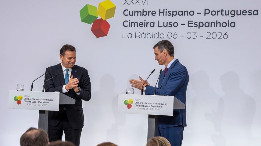 Luís Montenegro em Huelva durante a cimeira ibérica