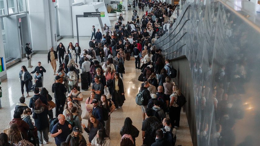 Aeroporto de Nova York durante a paralisação do DHS